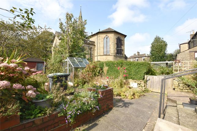 8, Charlestown Road, Derbyshire photo 2