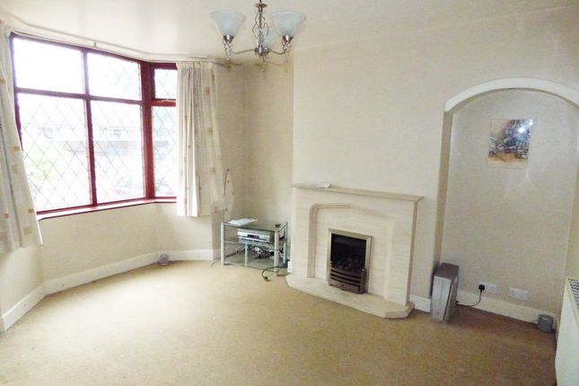 9, Armley Grange Avenue, Leeds photo 3