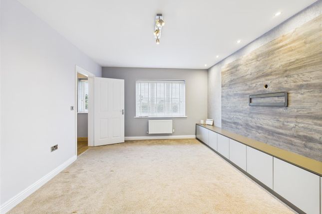 17, Hampstead Gardens, Kingswood photo 3