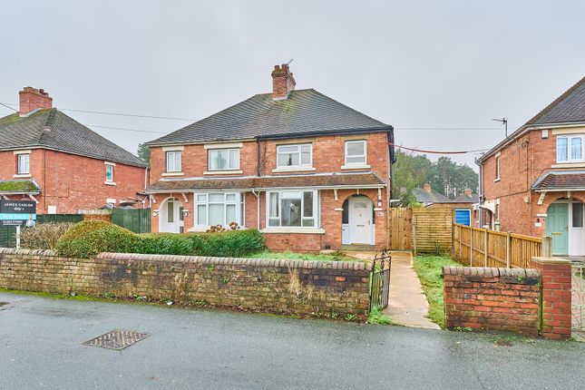 Studio house on 4 Park Lane Avenue, Madeley, Telford, £115,000