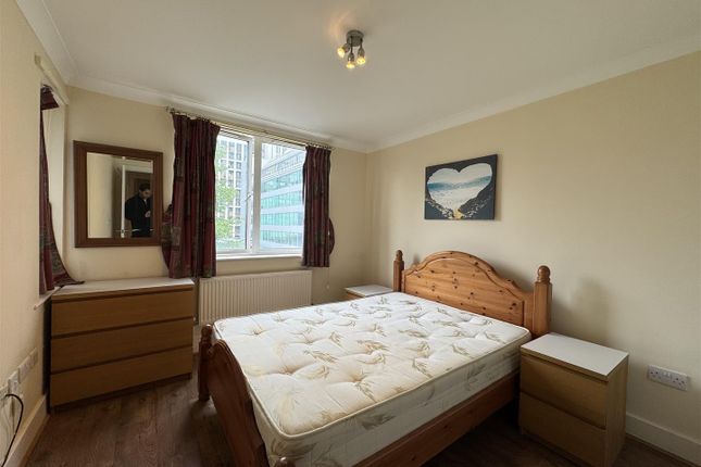 Flat 72, 1, North Bank, London photo 4