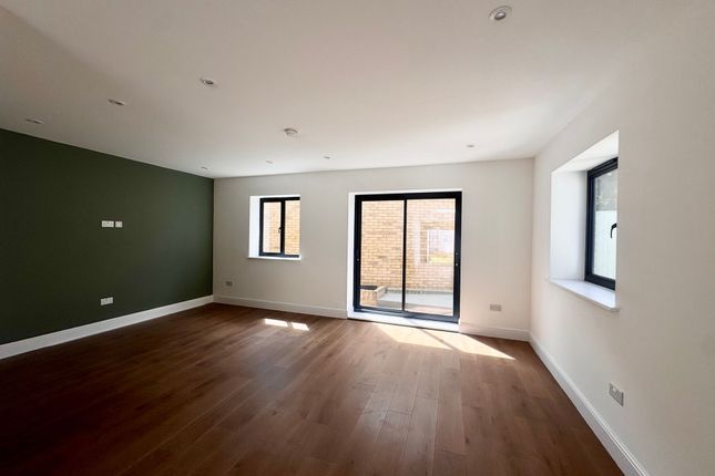 50c Firs Lane, London photo 5