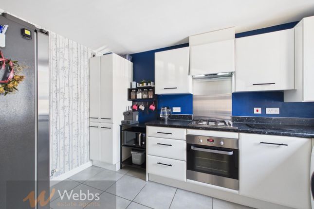 82, Buckmaster Way, Rugeley photo 4