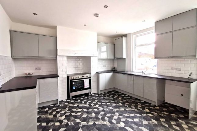 238 Canal Lane, Wakefield photo 3