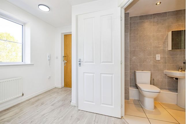 Flat 6, Morten Court, 2b, Dodd Road, Watford photo 2