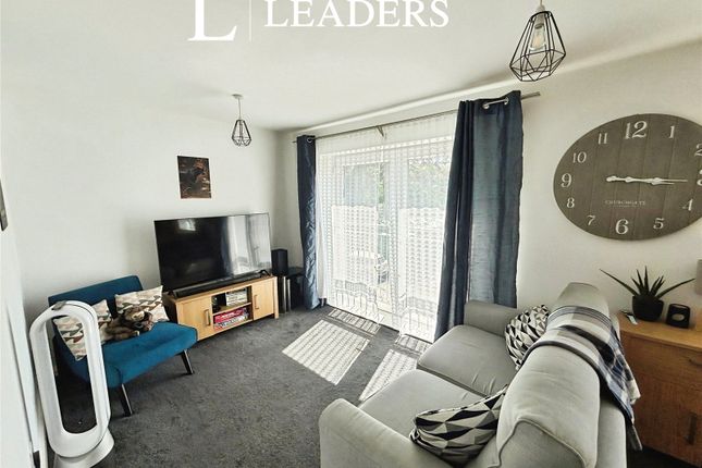 6, Ernest Court, Northwich photo 2