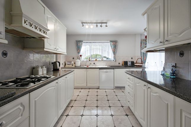 12, Wells Gardens, Essex photo 4
