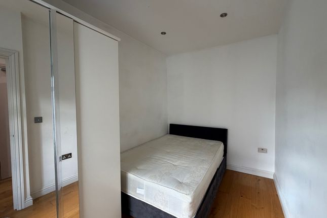 55, Beaconsfield Road, Greater London photo 5