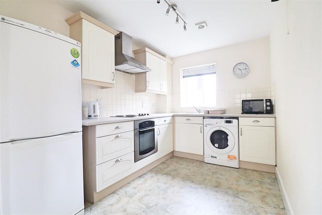 Flat for sale in Holden Close, Braintree