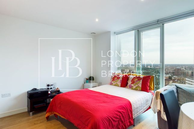 Flat 207 Pinnacle Apartments 11, Saffron Central Square, Croydon photo 4