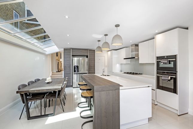 10, Bovingdon Road, London photo 4
