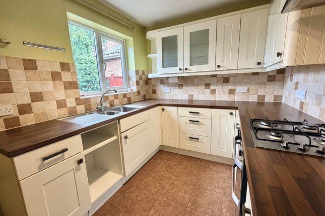44, Heybrook Avenue, Leicester photo 2