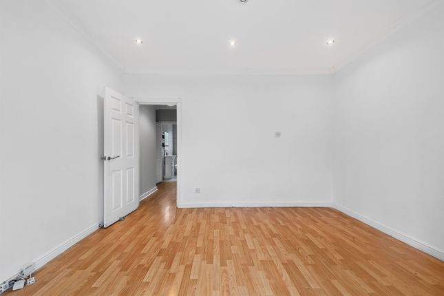17, Bogleshole Road, Glasgow photo 4