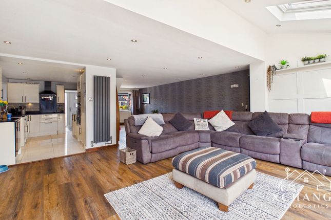 32 Hoylake Close, Nuneaton photo 3