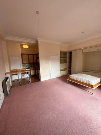 Studio flat on Flat 26 Waterloo Gardens, Milner Square, Angel, £1,795/mo