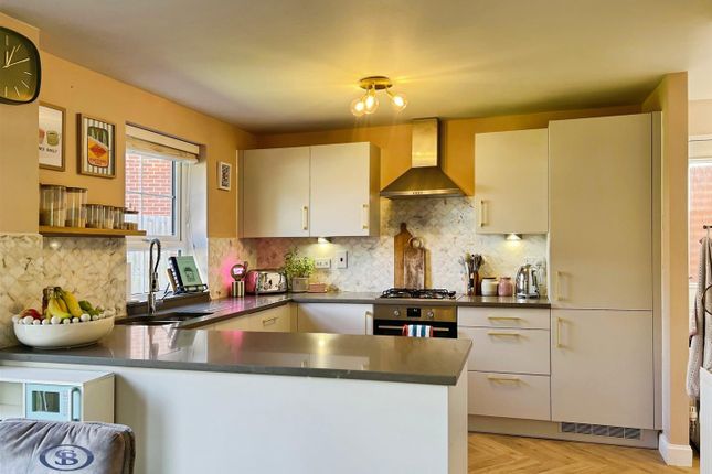 3, Larch Place, Congleton photo 4