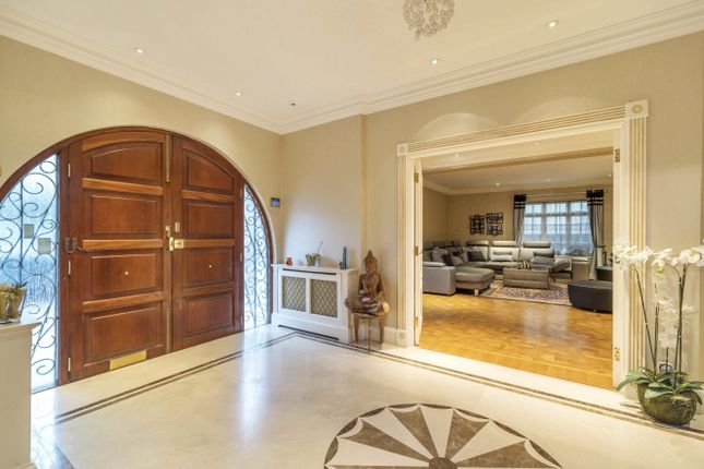 5, Grange Avenue, London photo 4