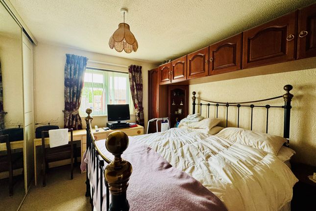 20, Squires Gate, Peterborough photo 4