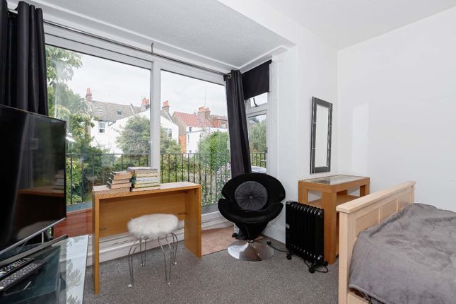 Flat 3, 7, Pembroke Crescent, Hove photo 4