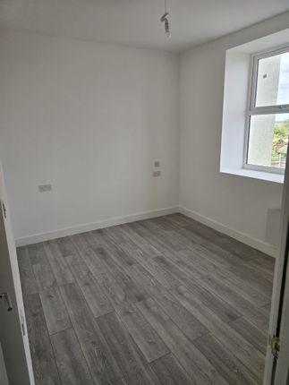Thumbnail Flat to rent in High Street, Gravesend
