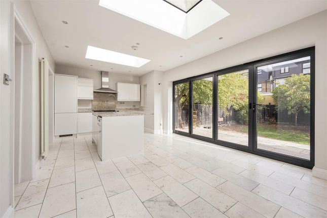 Courtland Avenue, Ilford photo 3