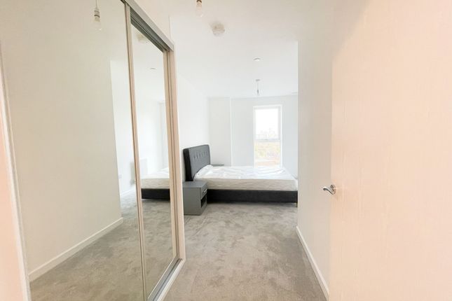 Flat to rent in Tabbard Apartments, London W3, London,