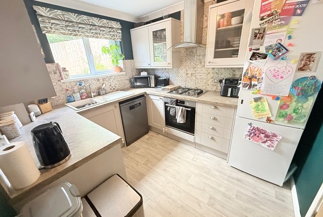 14, Rorkes Close St. Budeaux Devon, Plymouth photo 3