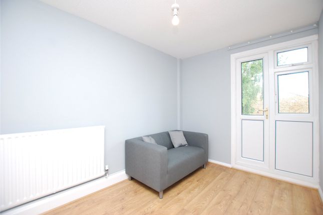 85, Park Barn Drive, Guildford photo 4