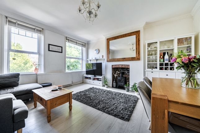 Flat E, Highdene 10-12, The Ridgeway, ENFIELD photo 2