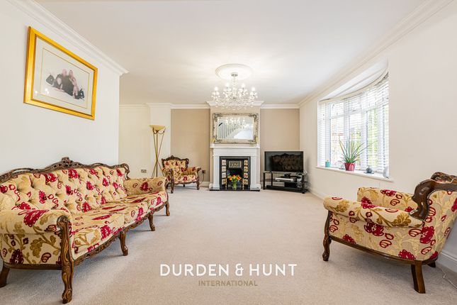 67 Romford Road, Chigwell photo 3