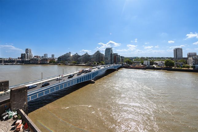 Flat Apartment 153, Herland Court, Fulham, London photo 4