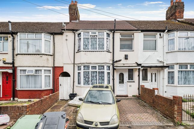 Thumbnail Terraced house for sale in Shelley Road, Luton