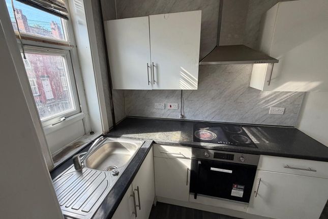 10 Belvedere Avenue, Leeds photo 3