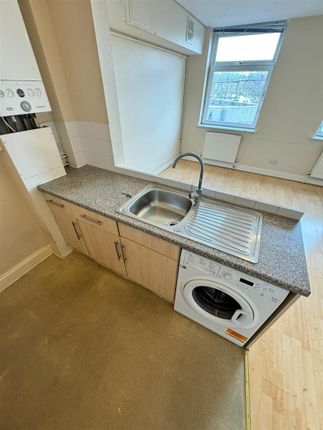 Thumbnail Flat to rent in Maidswood House, Cherrydown Avenue, London
