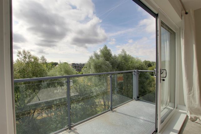 27, Pepys Court, Cambridge photo 4
