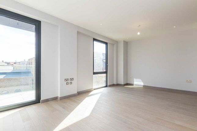 Apartment 15, 2, Drapers Yard, London photo 2