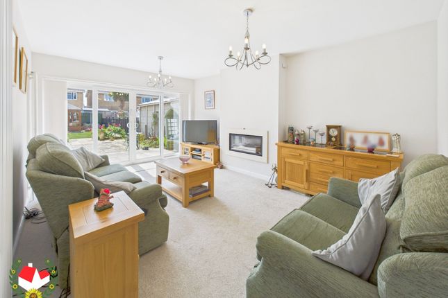 14 Hildyard Close, Gloucester photo 2