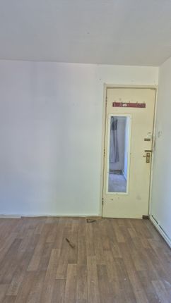 40, Albany Close, London photo 3