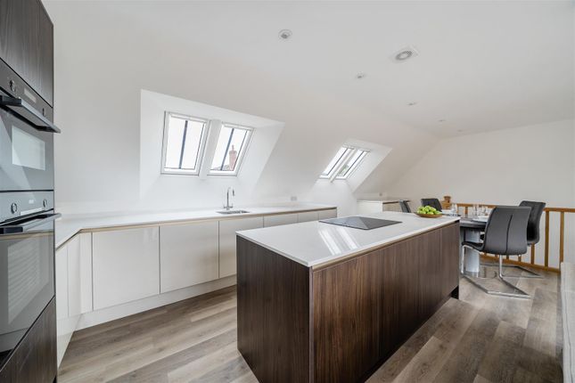 20 Fox View, Milborne St. Andrew, Blandford Forum photo 3