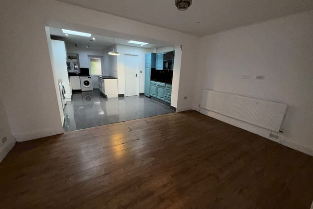 Dawson Avenue, Barking photo 5