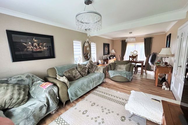 4, Oaks Drive, Swaffham photo 4
