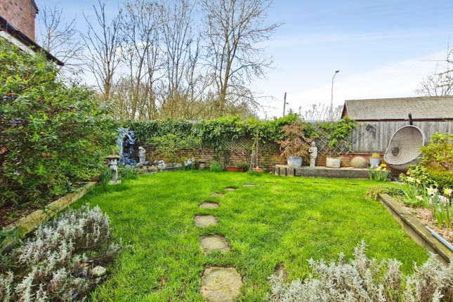 8, Goldney Court, Telford photo 4