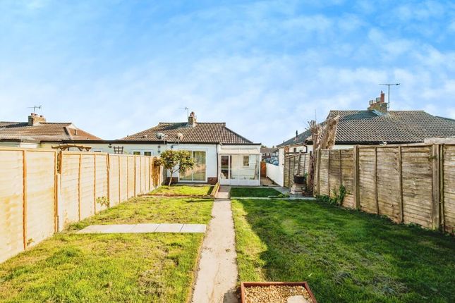 31, Buci Crescent, Shoreham-By-Sea photo 4