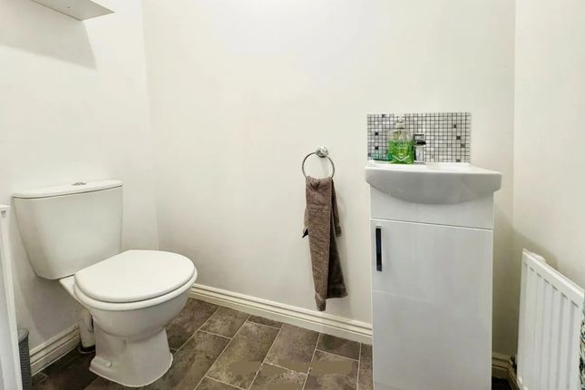 123, EXETER photo 5