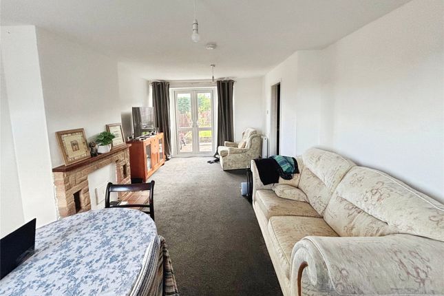 21, Briar Meads, Leicester photo 2