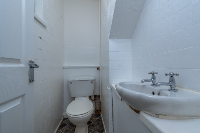 28, Skegness Walk, Corby photo 5