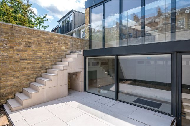 End terrace house for sale in Dagmar Terrace, Islington, London