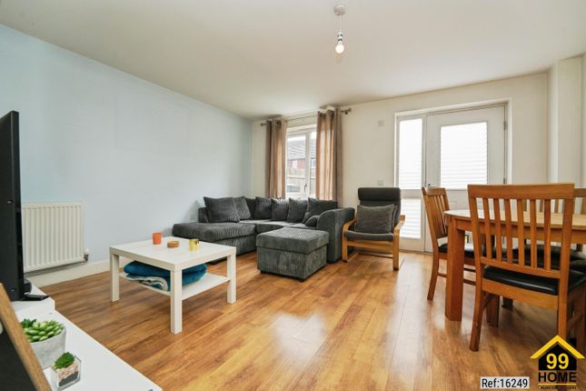 8, Feddon Close, Cheltenham photo 4