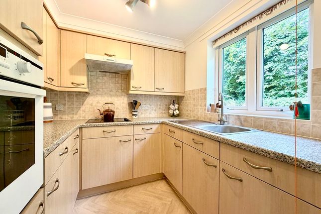 11, Penn Court, Calne photo 2