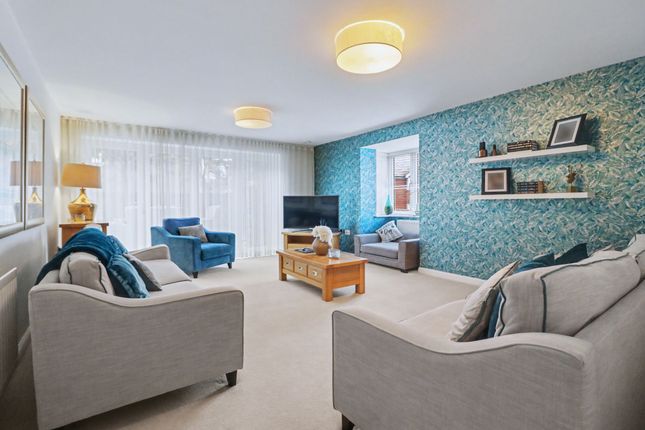 3 Cleverley Rise, Southampton photo 3